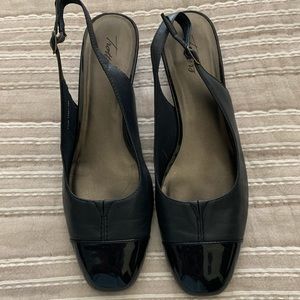 Trotters Sling back Navy low heel (1.5”) SZ 11.5 M